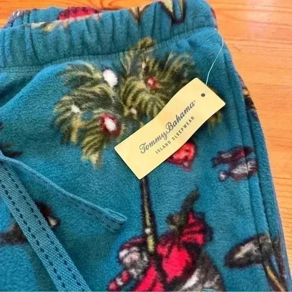 NWT Tommy Bahama®
ISLAND SLEEPWEAR Christmas Santa men’s L - Picture 1 of 10